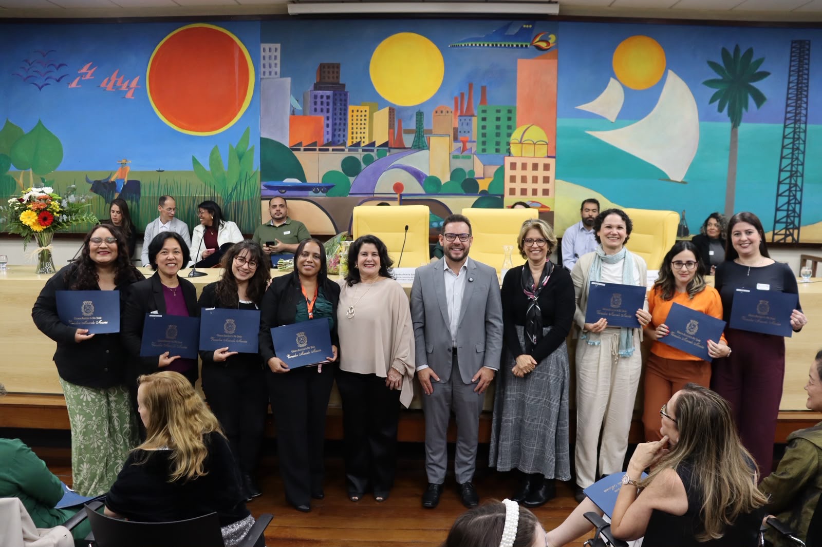 Câmara Municipal de São Paulo homenageia nutricionistas em sessão solene